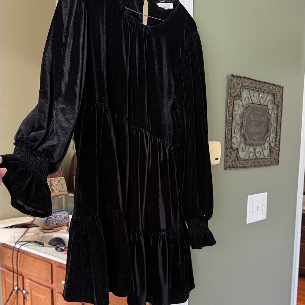Entro Black Velvet Dress